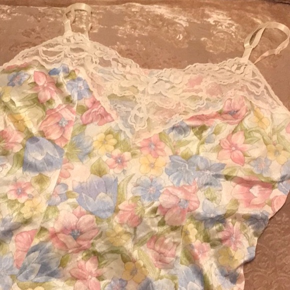🌸2 for $15🌸 Flowered Vintage Lingerie Style Top Sz L - Picture 2 of 10